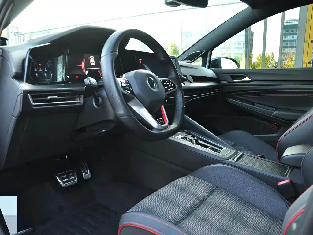 Volkswagen Golf GTI — фото 9