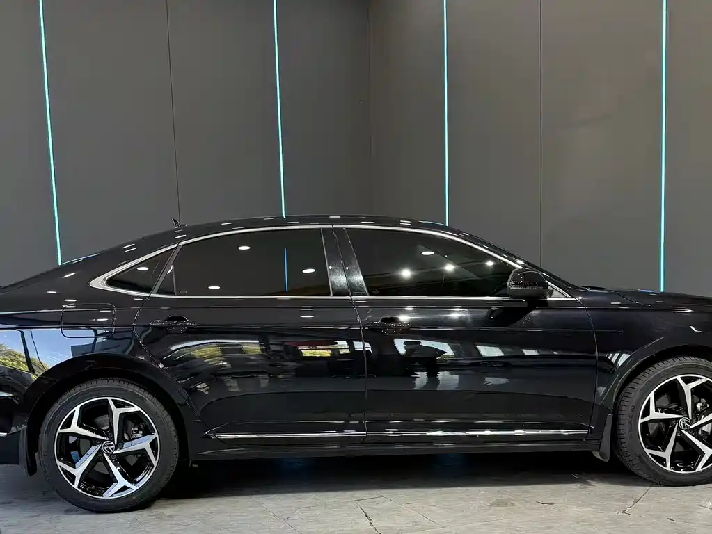 Volkswagen Passat — фото 4