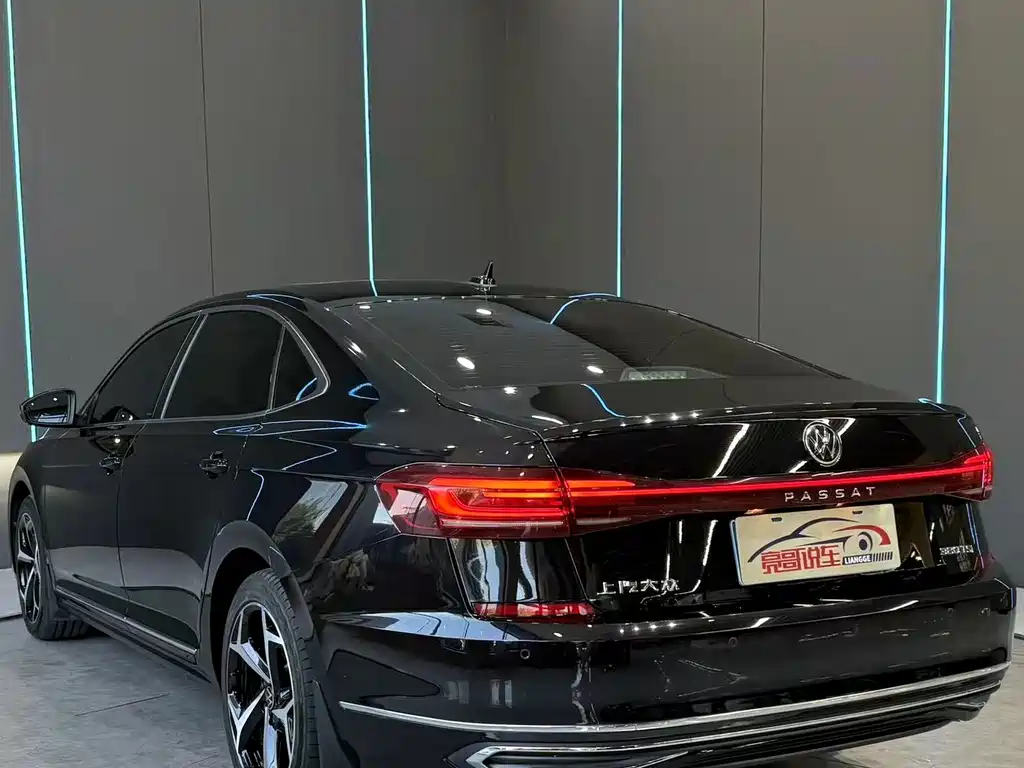Volkswagen Passat — фото 6