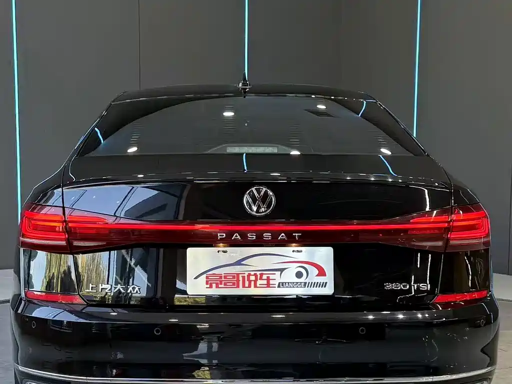 Volkswagen Passat — фото 7