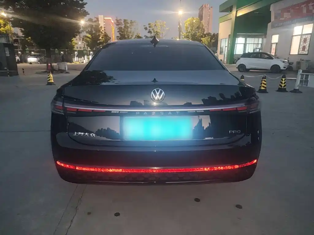 Volkswagen Passat — фото 6
