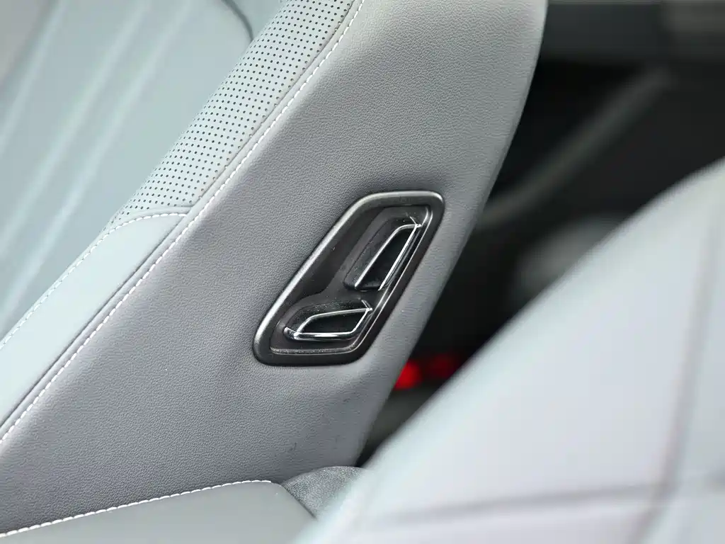 Volkswagen Passat — фото 13