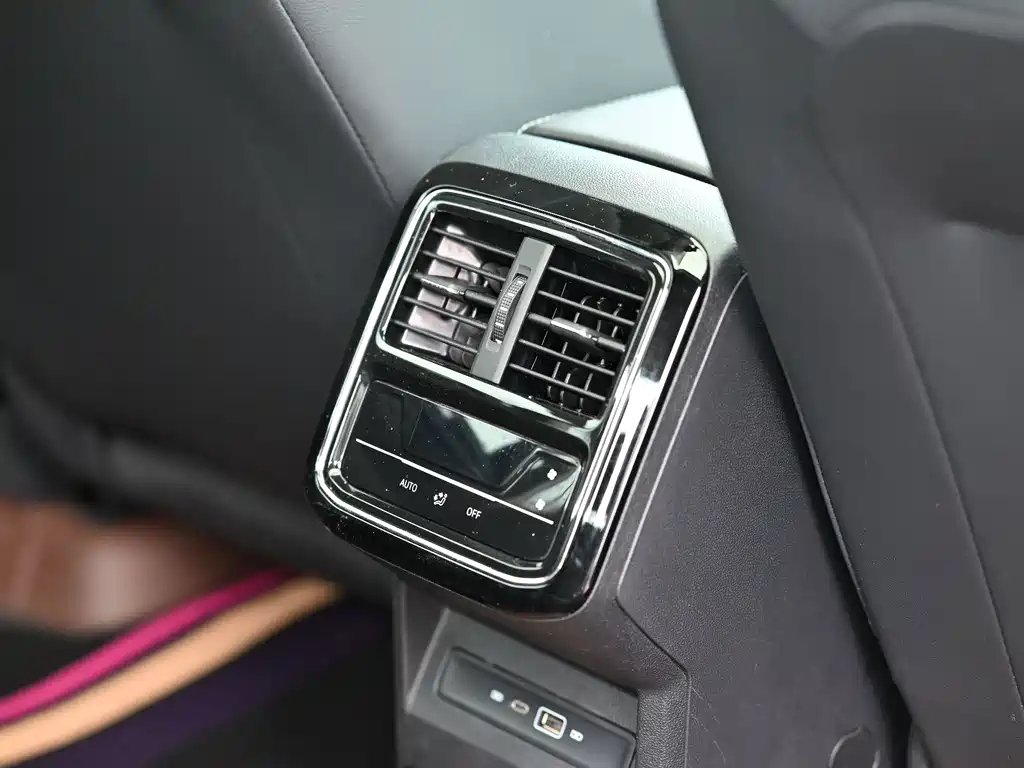 Volkswagen Passat — фото 15