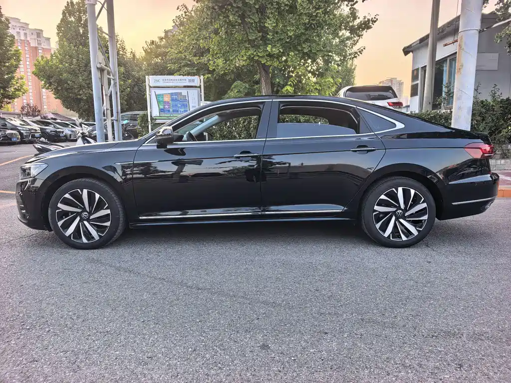 Volkswagen Passat — фото 4