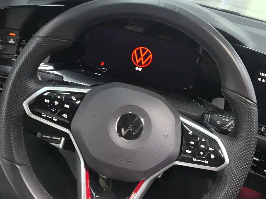 Volkswagen Golf GTI — фото 15