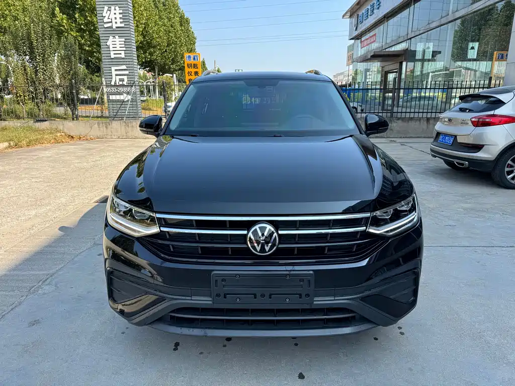 Volkswagen Tiguan L — фото 2