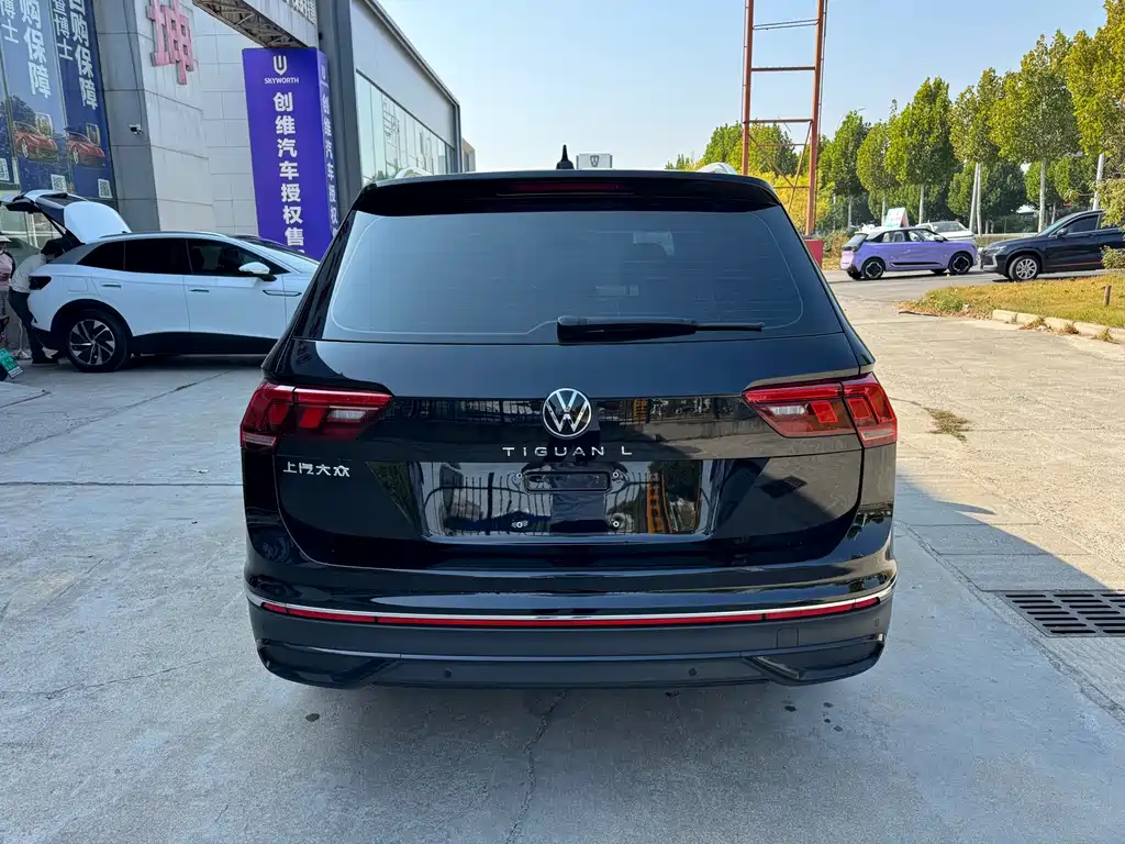 Volkswagen Tiguan L — фото 13