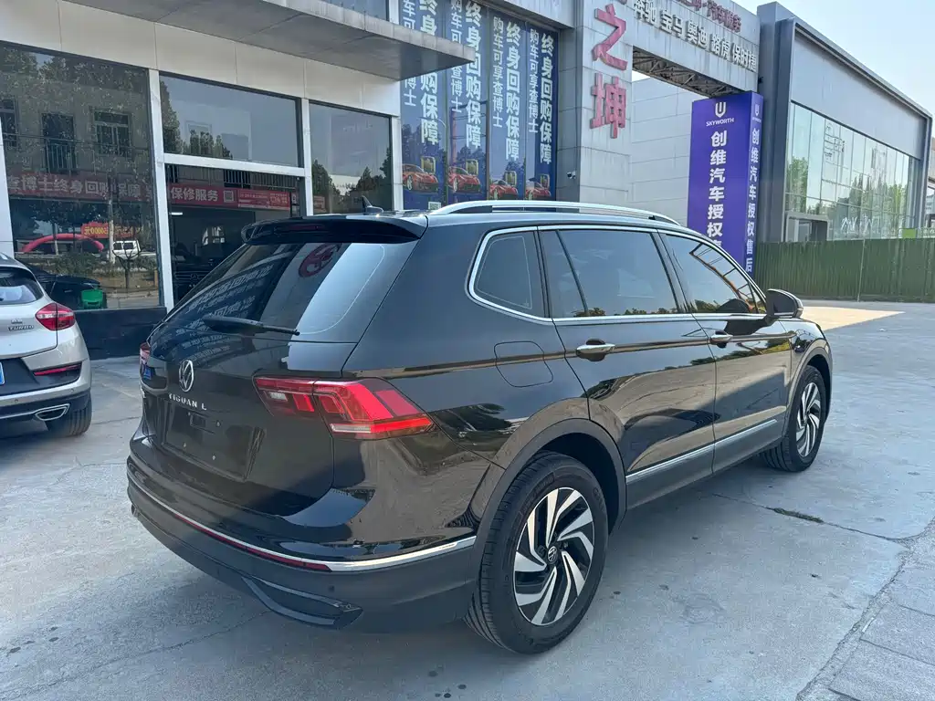 Volkswagen Tiguan L — фото 14