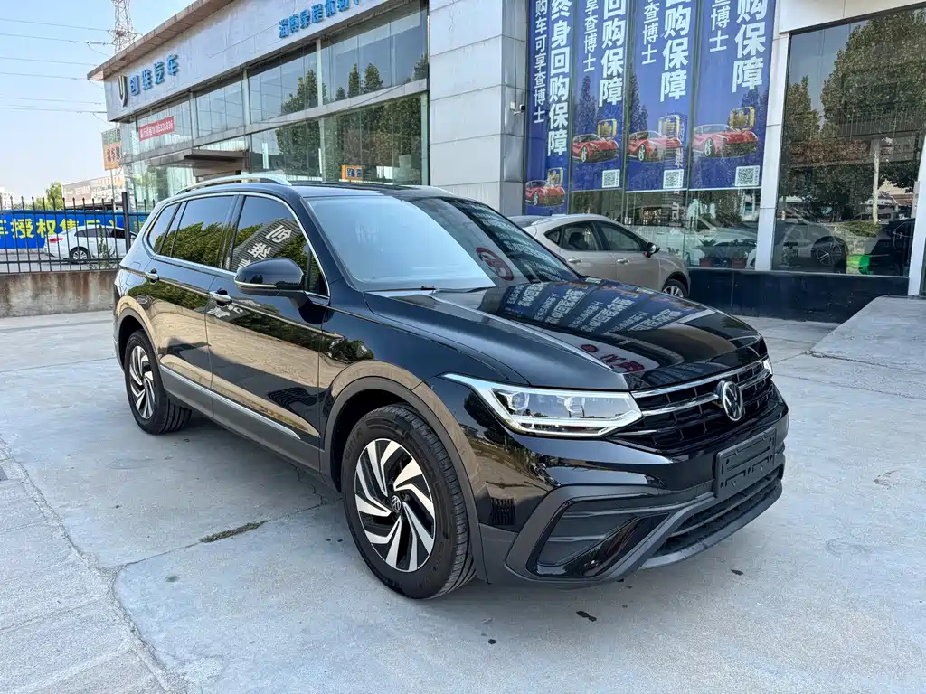 Volkswagen Tiguan L — фото 3