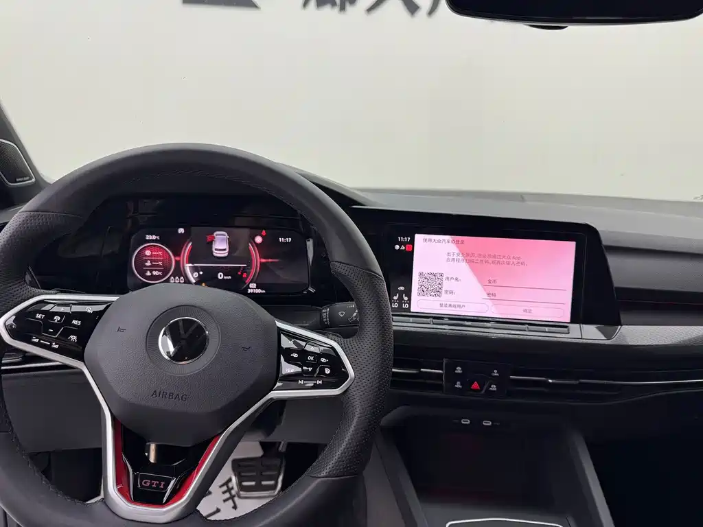 Volkswagen Golf GTI — фото 8