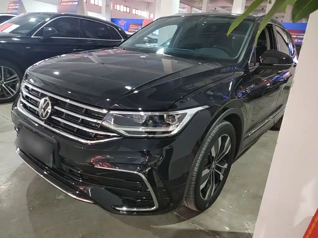 Volkswagen Tiguan L — фото 2