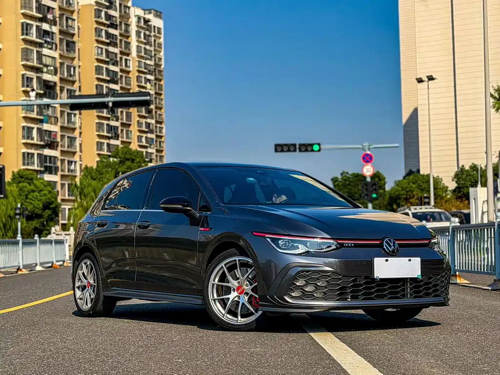Volkswagen Golf GTI — фото 3