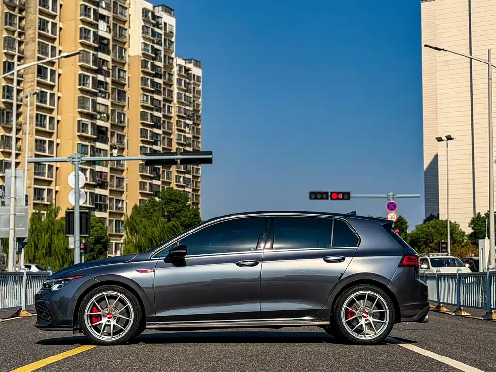 Volkswagen Golf GTI — фото 4