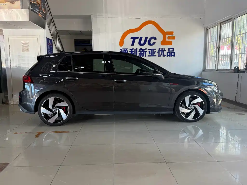 Volkswagen Golf GTI — фото 3