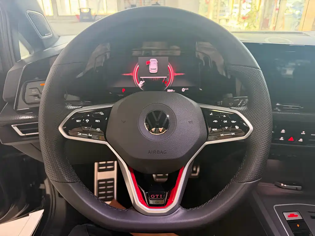 Volkswagen Golf GTI — фото 8
