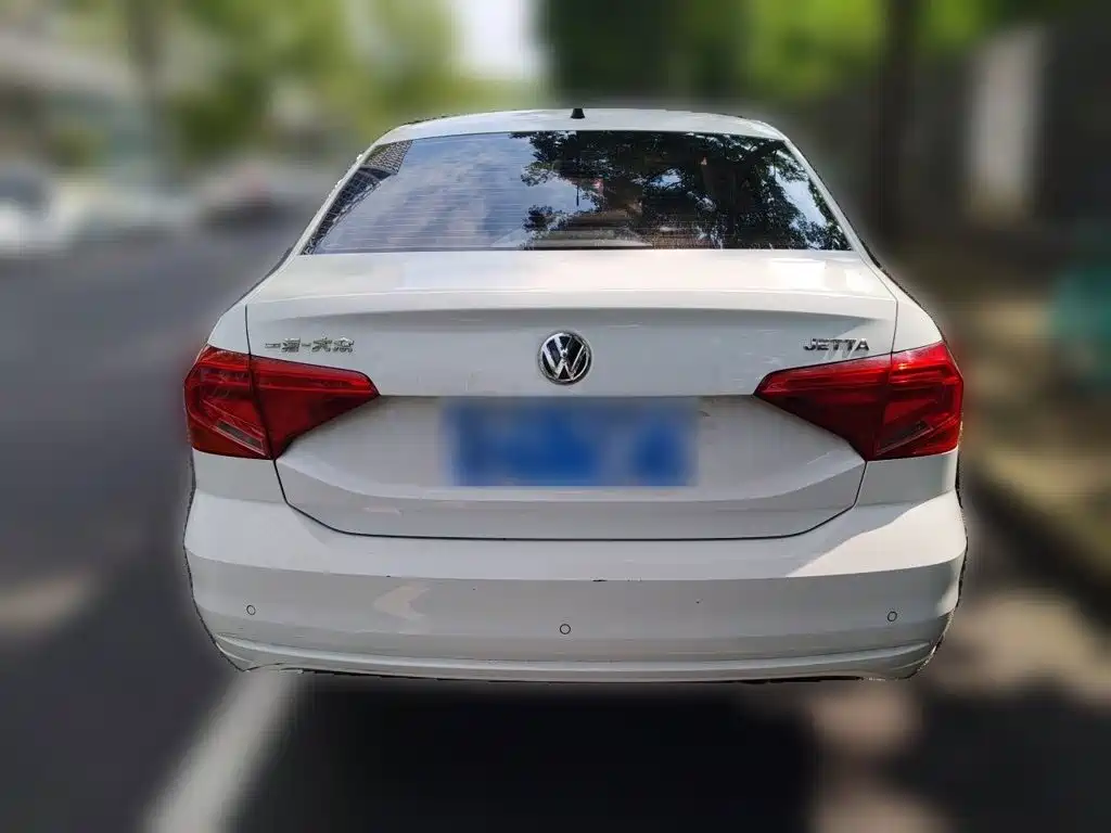 Volkswagen Jetta — фото 3