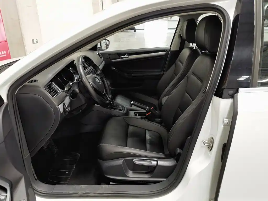 Volkswagen Sagitar — фото 10