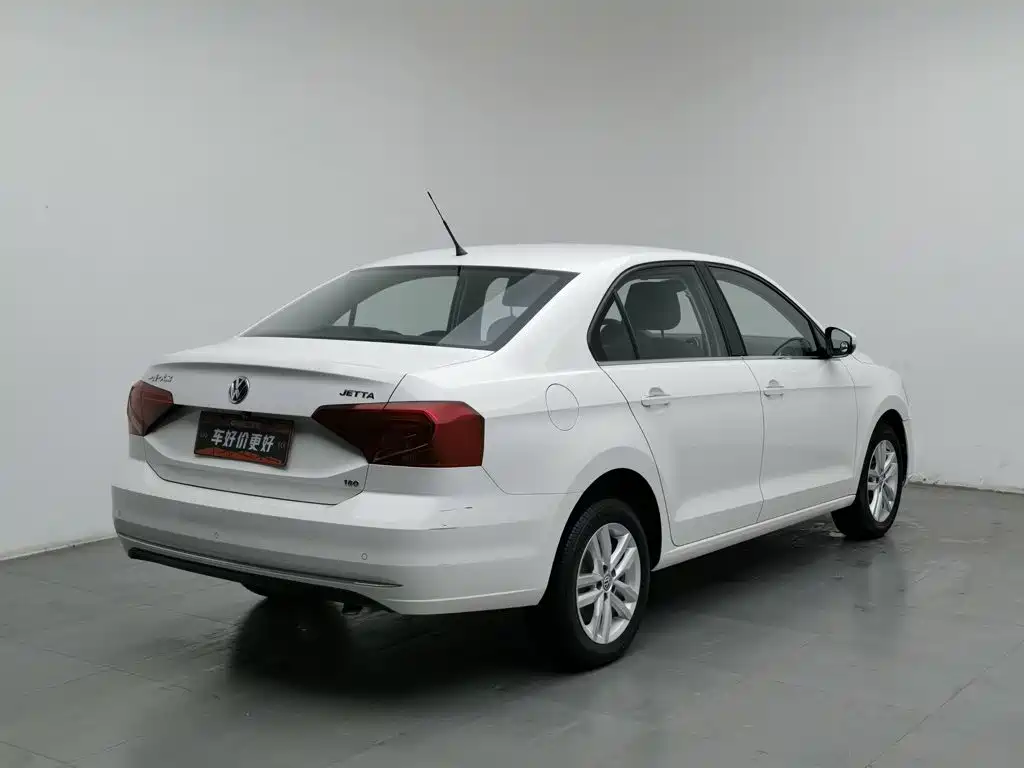 Volkswagen Jetta — фото 2