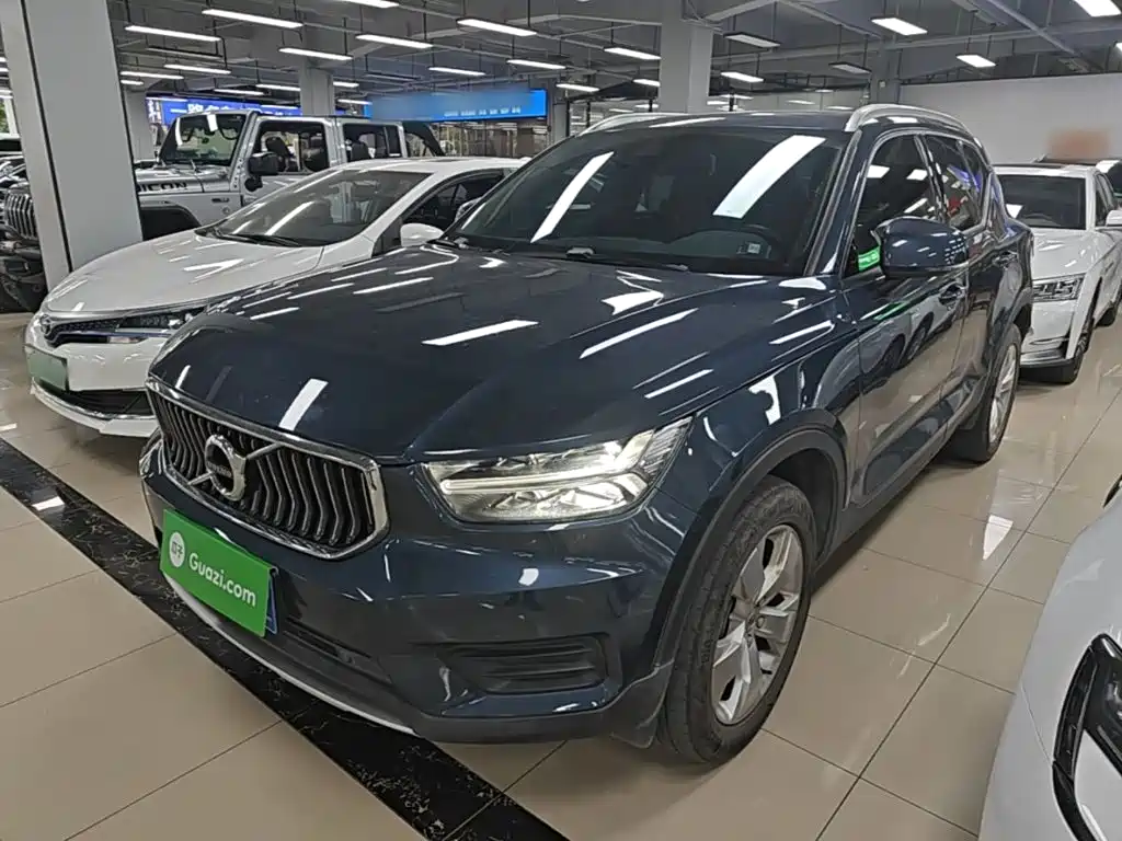 Volvo XC40 — фото 2