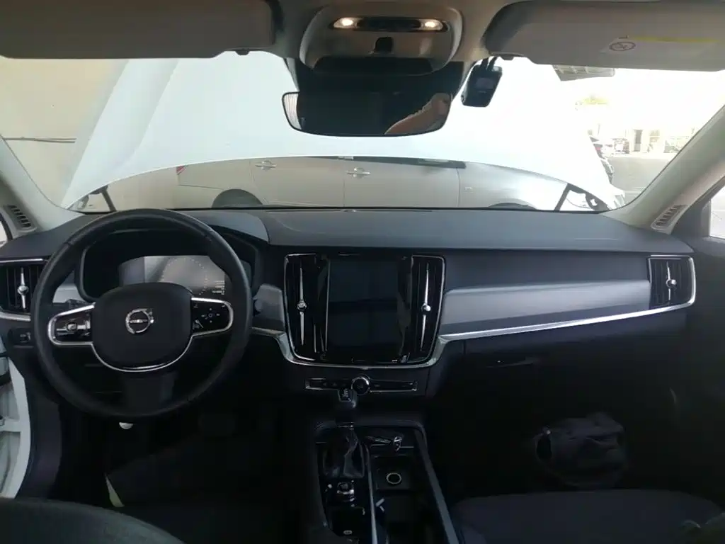 Volvo S90 — фото 10