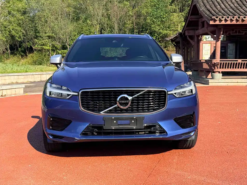 Volvo XC60 — фото 2