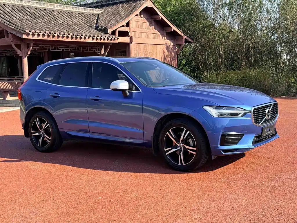 Volvo XC60 — фото 3