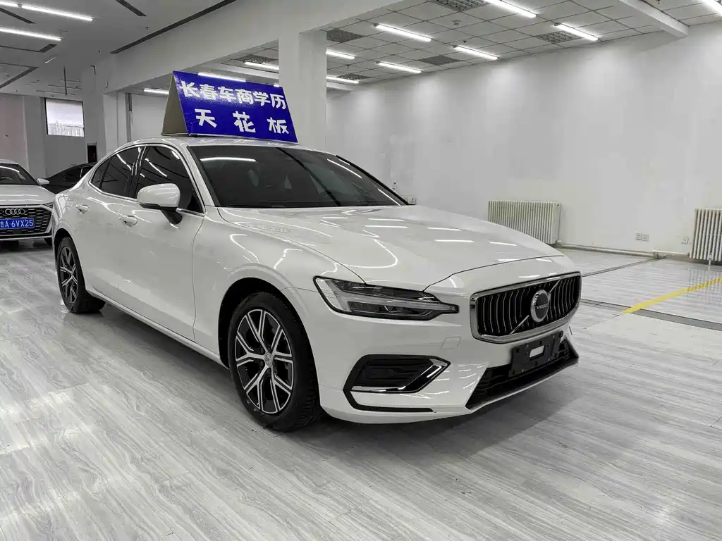 Volvo S60 — фото 3
