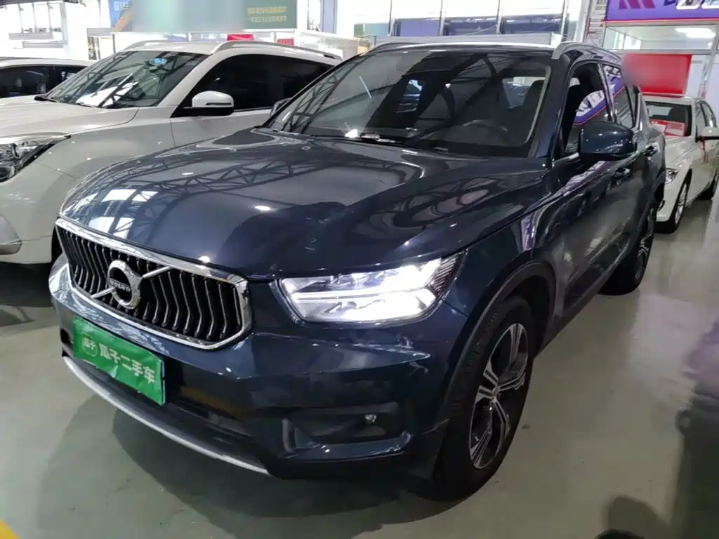 Volvo XC40 — фото 2