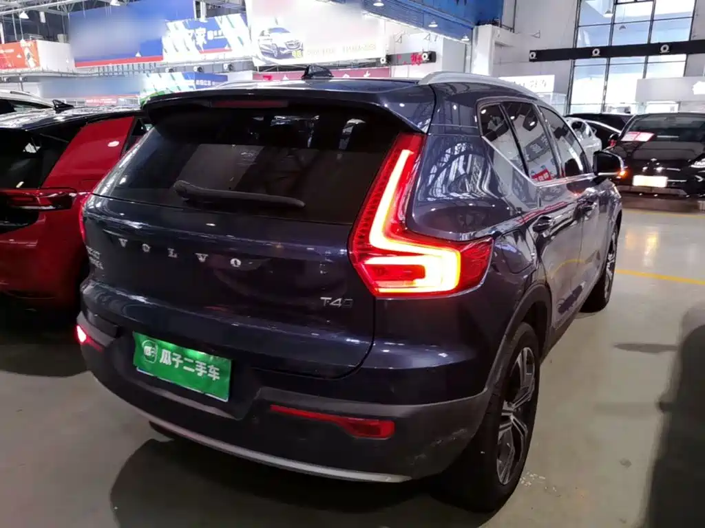 Volvo XC40 — фото 7