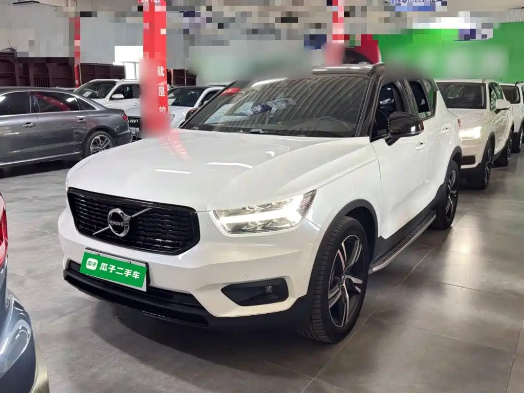 Volvo XC40 — фото 2