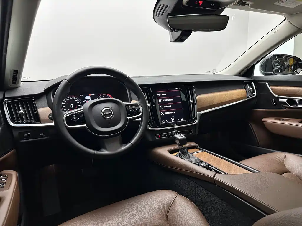Volvo S90 — фото 13
