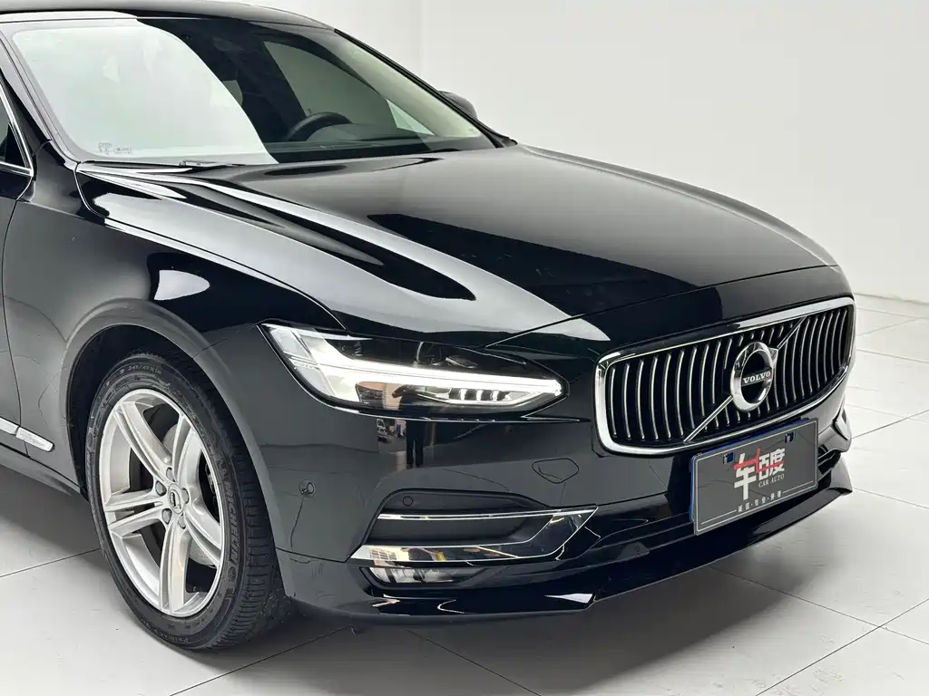 Volvo S90 — фото 22