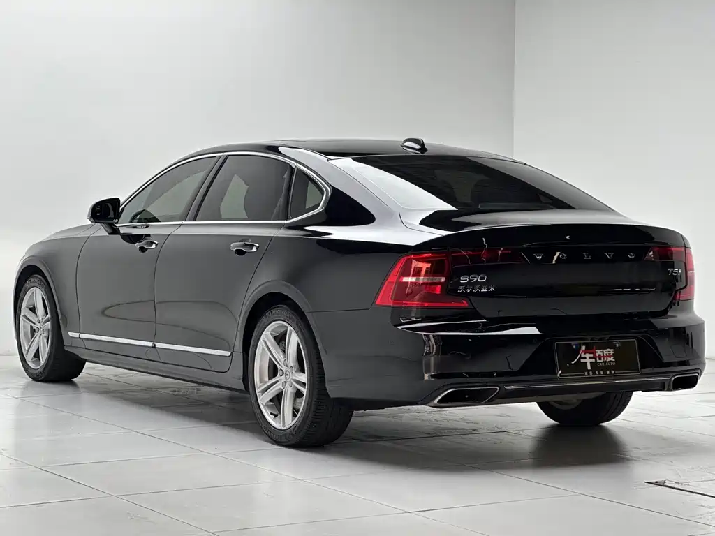 Volvo S90 — фото 4