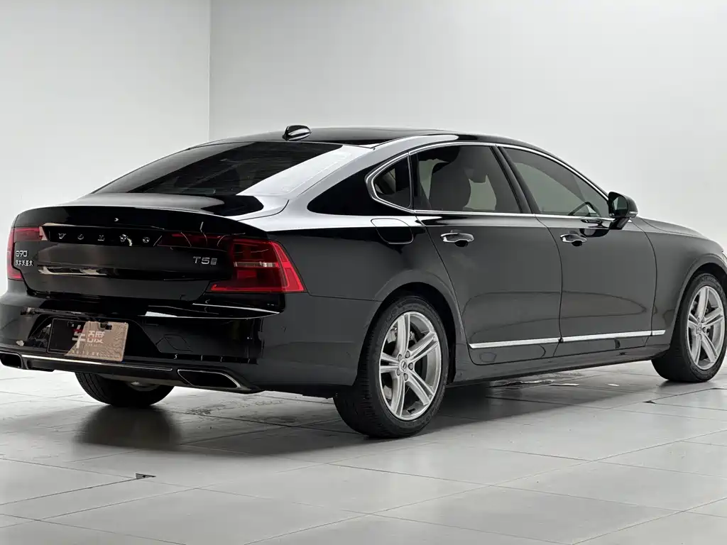 Volvo S90 — фото 6