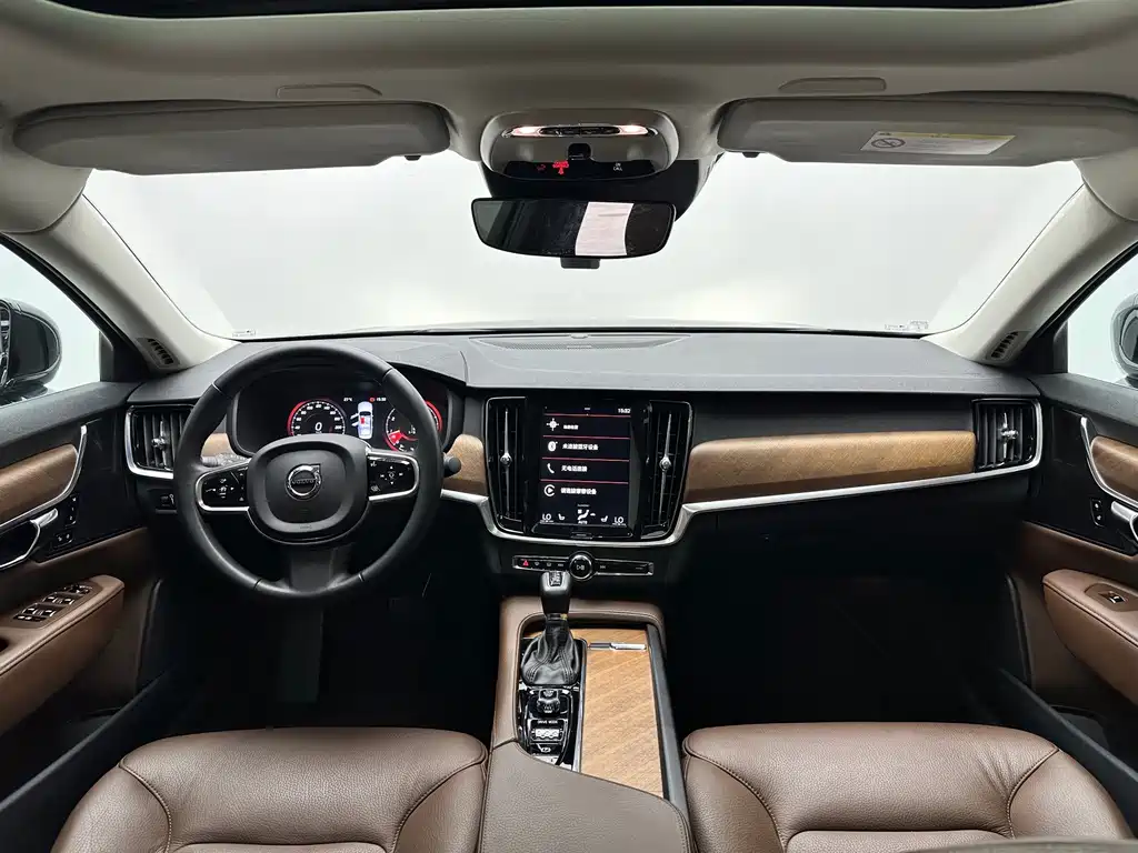 Volvo S90 — фото 9