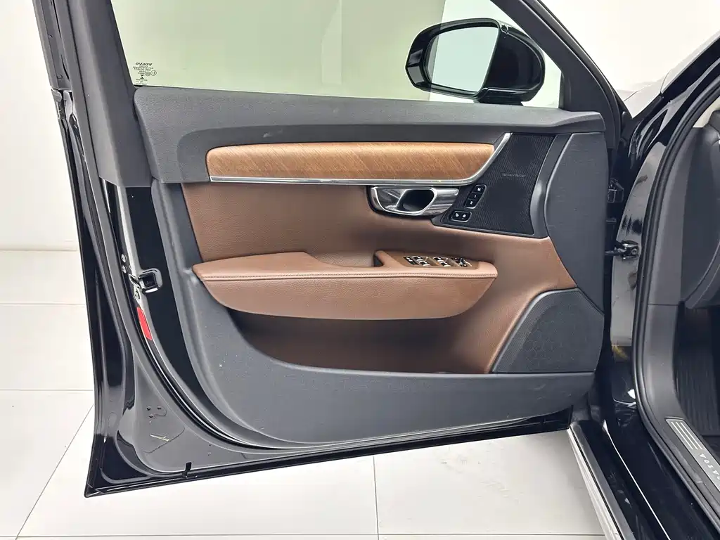 Volvo S90 — фото 10