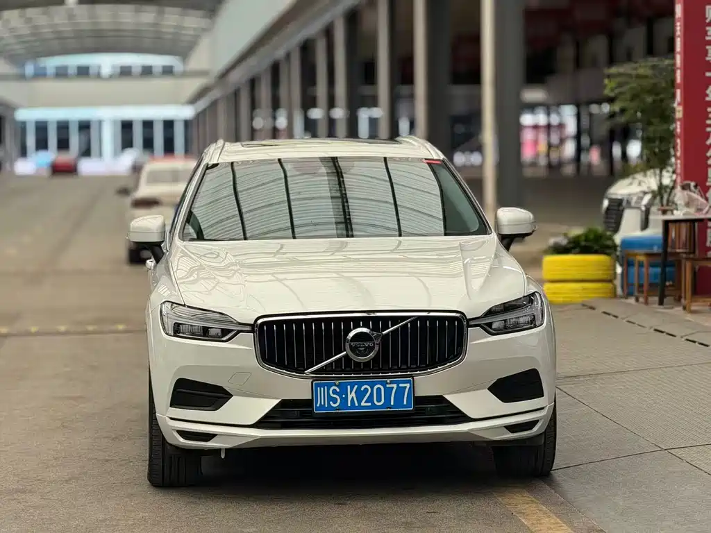 Volvo XC60 — фото 2