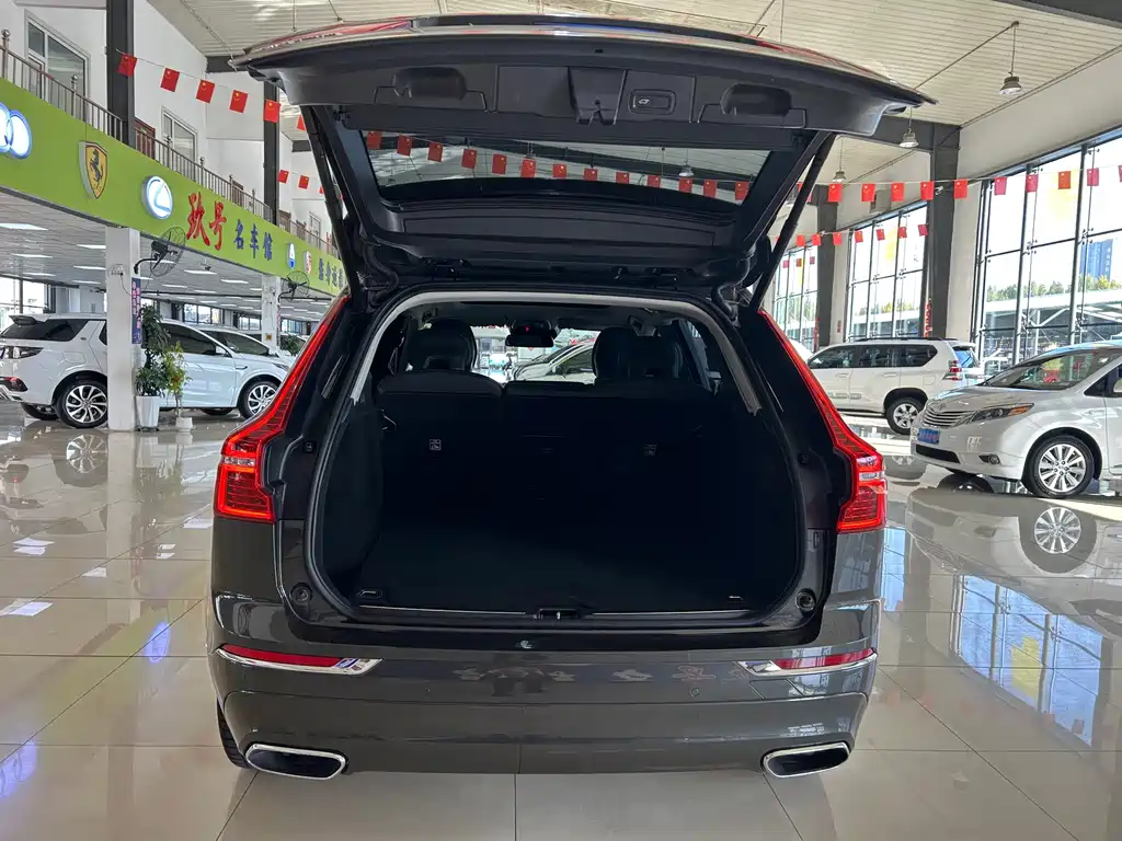 Volvo XC60 — фото 14