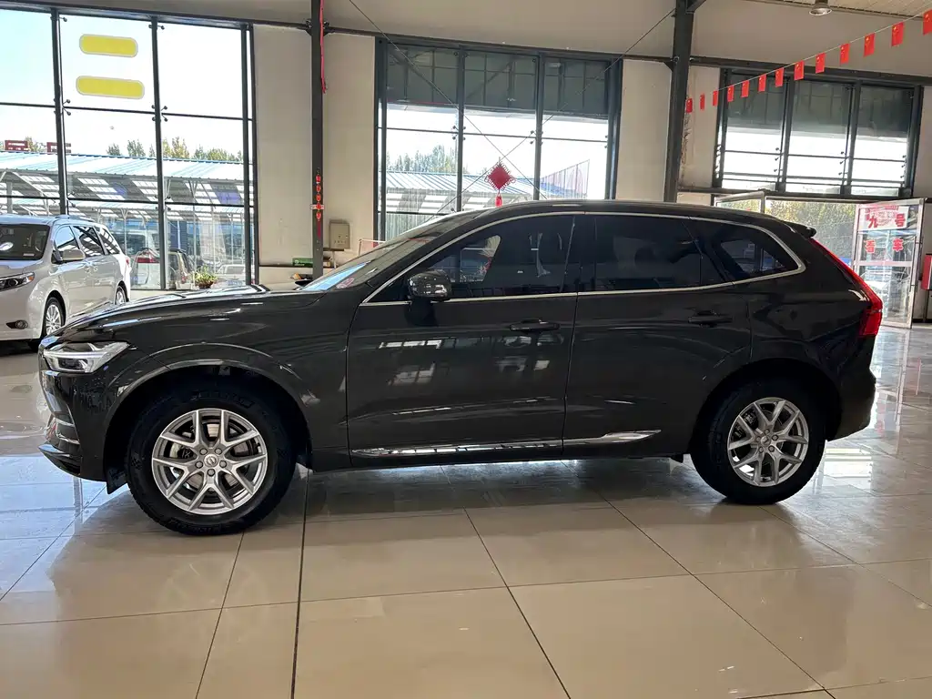 Volvo XC60 — фото 15