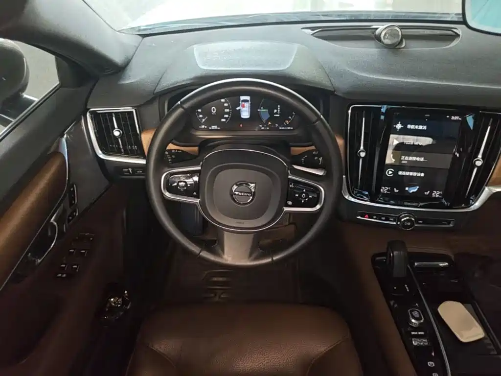 Volvo S90 PHEV — фото 15