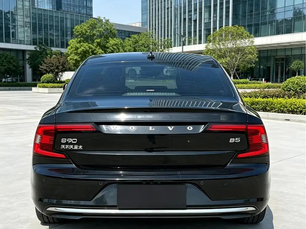 Volvo S90 — фото 3