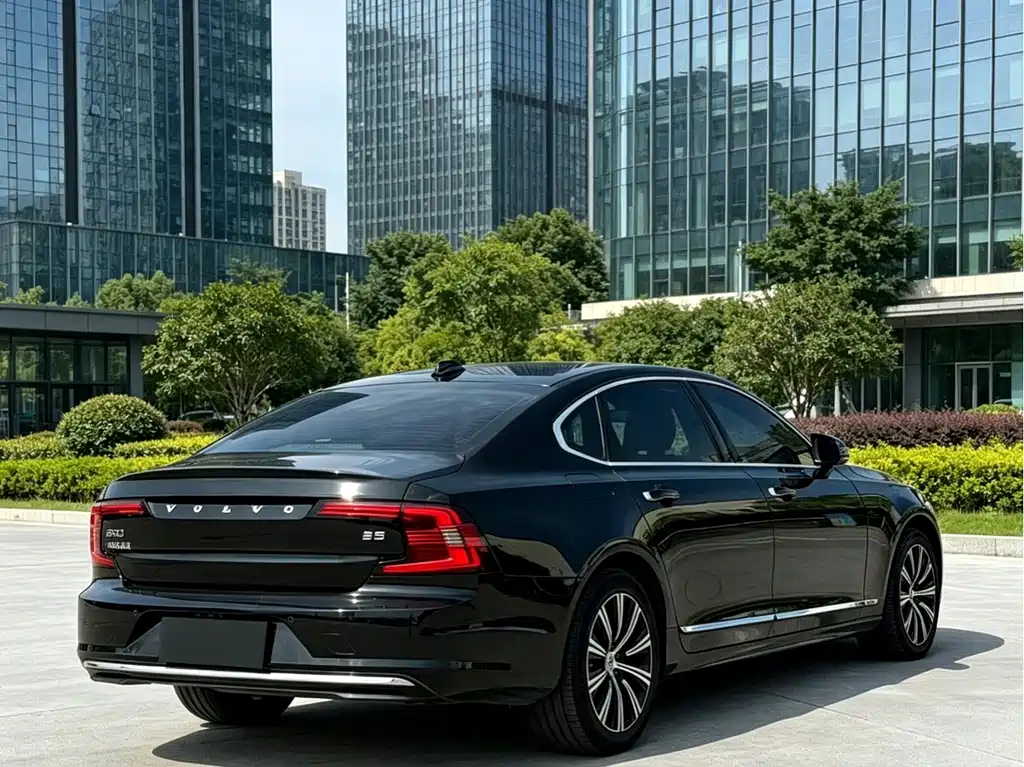 Volvo S90 — фото 4