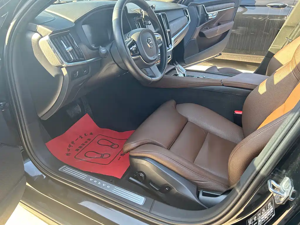 Volvo S90 — фото 2