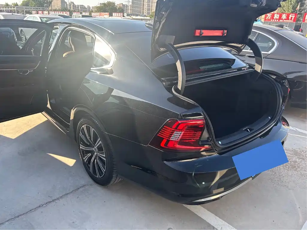 Volvo S90 — фото 4