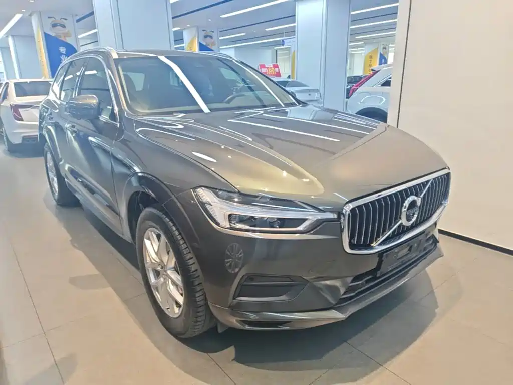 Volvo XC60 — фото 4