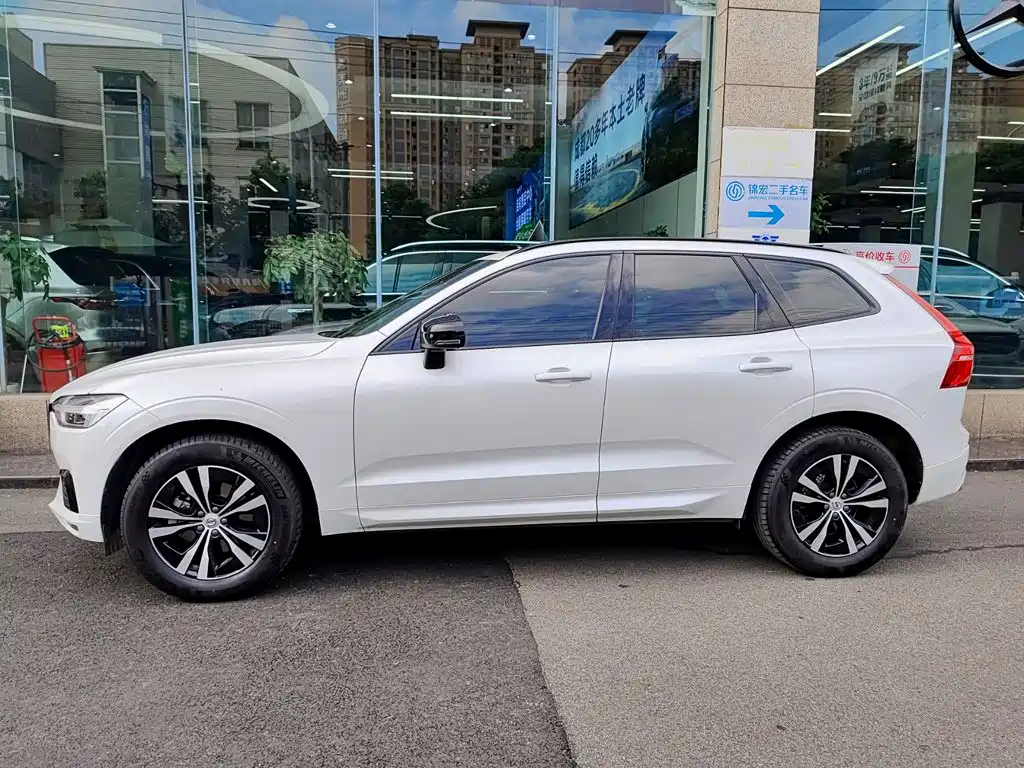 Volvo XC60 — фото 3