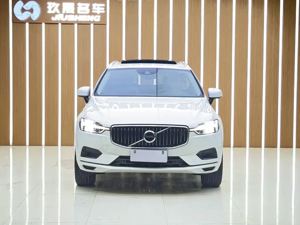 Volvo XC60 — фото 2