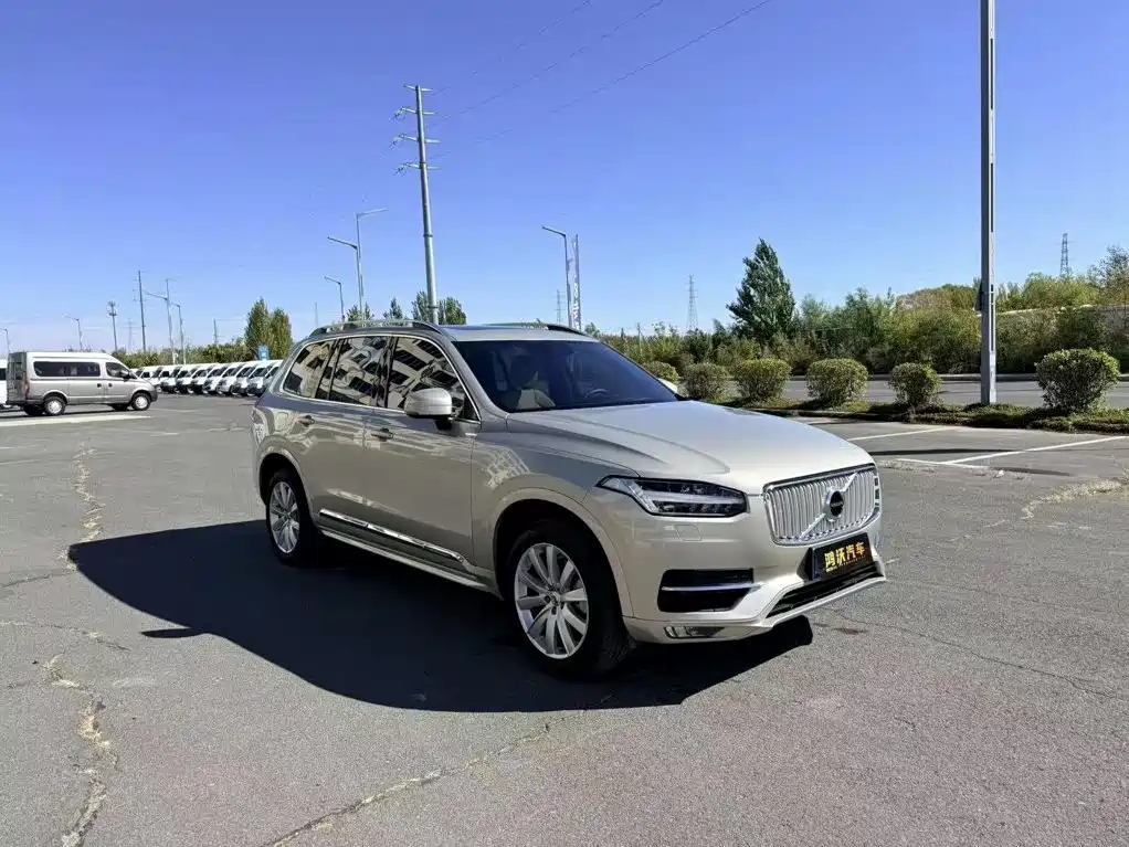 Volvo XC90 — фото 3