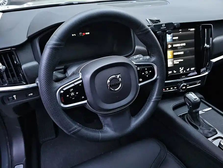 Volvo V90 — фото 15