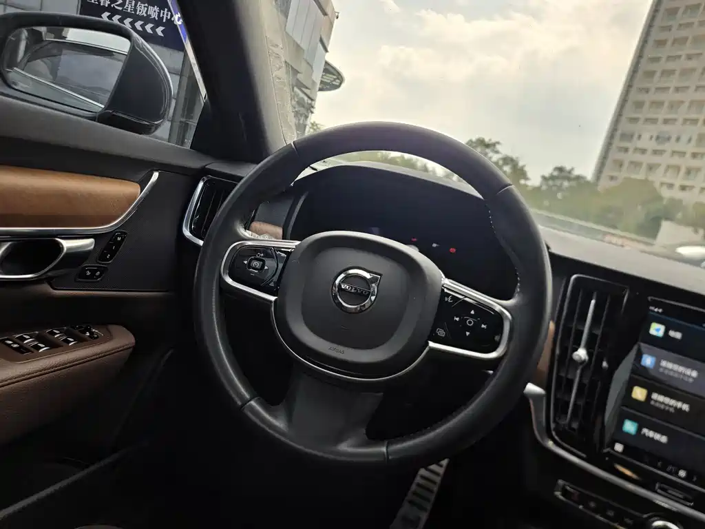 Volvo S90 — фото 14